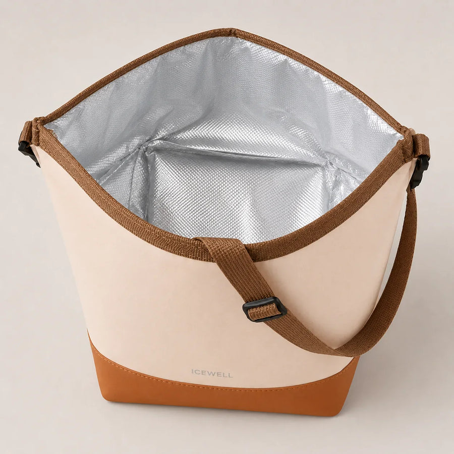 Geöffnete ICEWELL Lotus Kühltasche in Latte – isolierte Innenseite hält Getränke und Snacks kühl – Ansicht 10