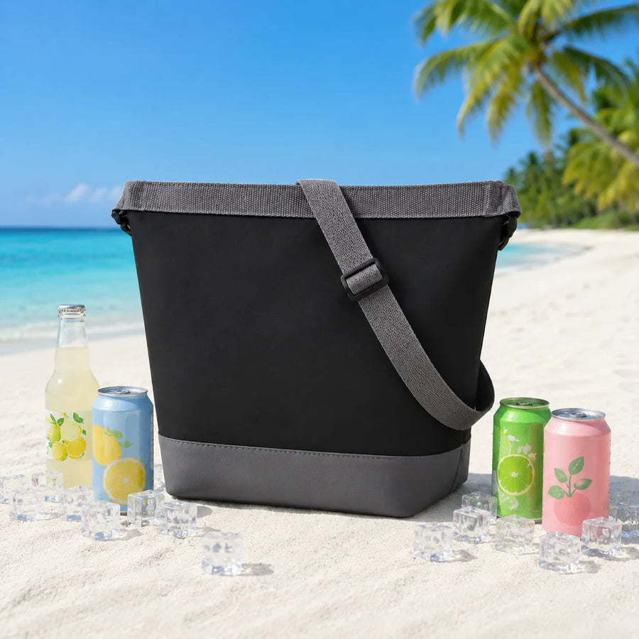ICEWELL Lotus Kühltasche in Schwarz am Strand – isolierte Umhängetasche für Picknick und Alltag – Ansicht 11